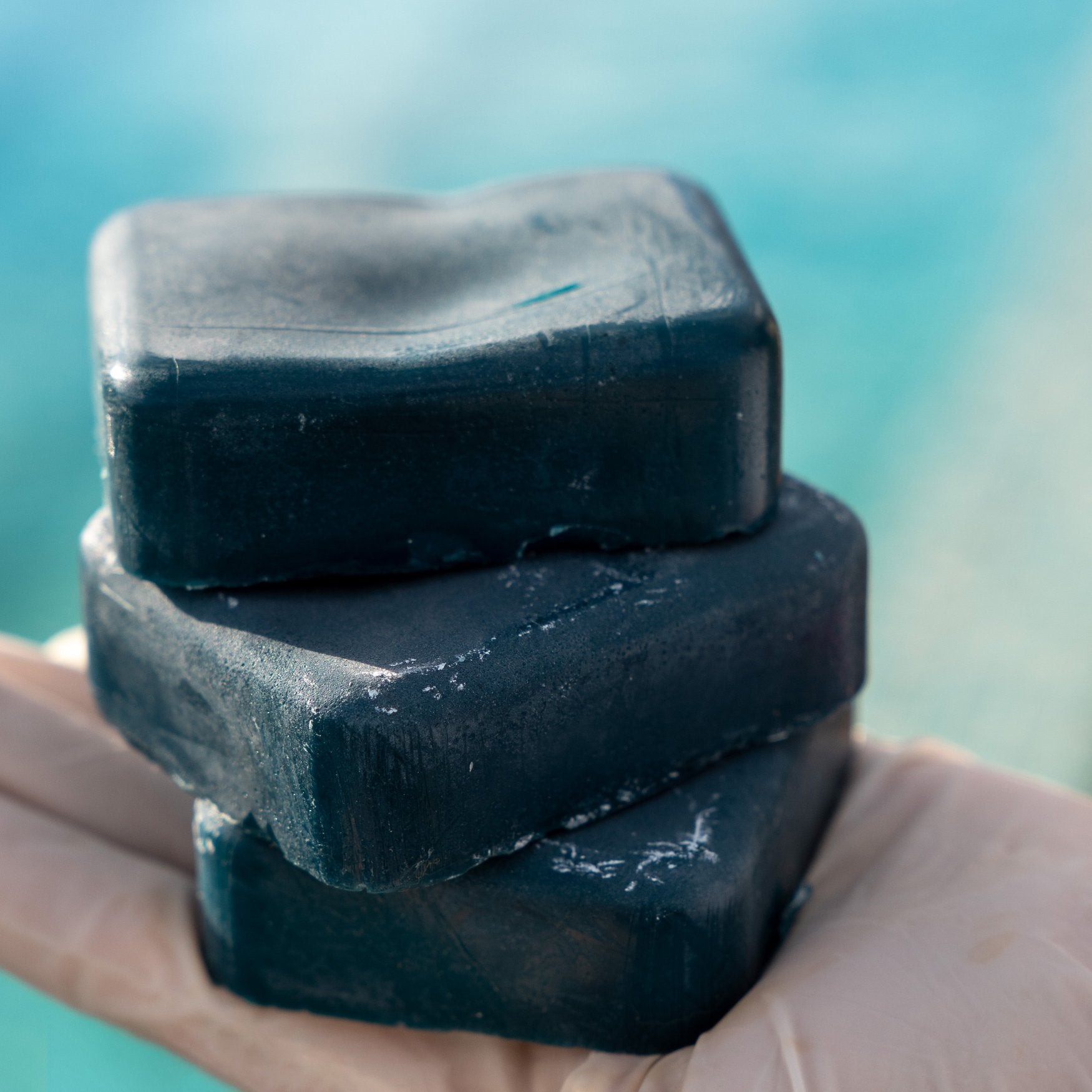 Charcoal and tea tree bar soap, 100% natural - Trio Verde - 110 g