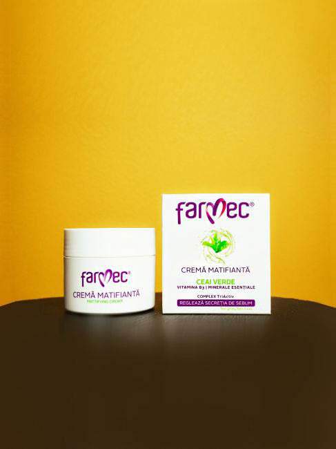 Mattifying Cream with Green Tea - Farmec - 50 ml